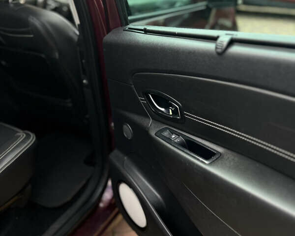 Красный Рено Гранд Сценик, объемом двигателя 1.6 л и пробегом 181 тыс. км за 10500 $, фото 36 на Automoto.ua