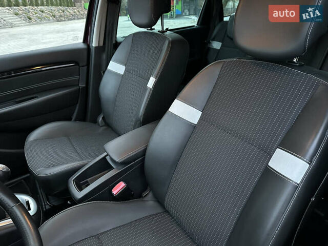 Красный Рено Гранд Сценик, объемом двигателя 1.6 л и пробегом 262 тыс. км за 8900 $, фото 22 на Automoto.ua