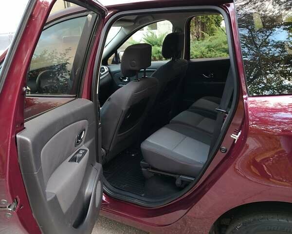 Красный Рено Гранд Сценик, объемом двигателя 1.5 л и пробегом 281 тыс. км за 7999 $, фото 23 на Automoto.ua