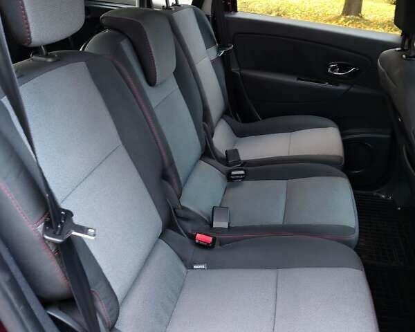 Красный Рено Гранд Сценик, объемом двигателя 1.5 л и пробегом 281 тыс. км за 7999 $, фото 26 на Automoto.ua