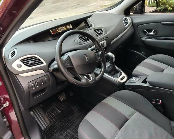 Красный Рено Гранд Сценик, объемом двигателя 1.5 л и пробегом 281 тыс. км за 7999 $, фото 14 на Automoto.ua