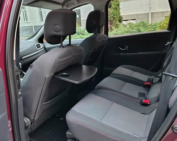 Красный Рено Гранд Сценик, объемом двигателя 1.5 л и пробегом 281 тыс. км за 7999 $, фото 25 на Automoto.ua