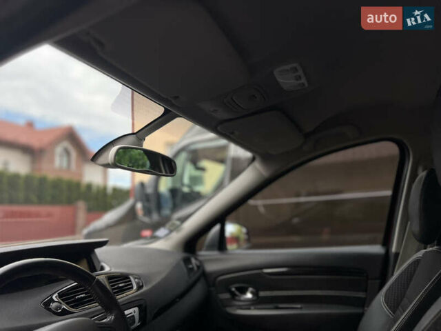 Красный Рено Гранд Сценик, объемом двигателя 1.6 л и пробегом 181 тыс. км за 10500 $, фото 15 на Automoto.ua