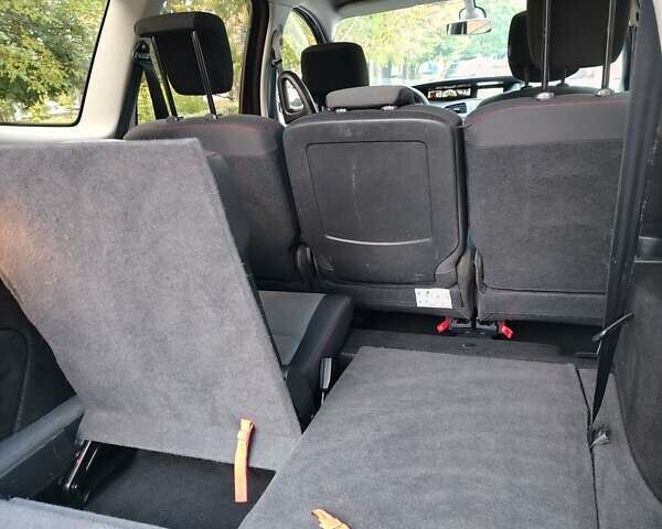 Красный Рено Гранд Сценик, объемом двигателя 1.5 л и пробегом 281 тыс. км за 7999 $, фото 30 на Automoto.ua