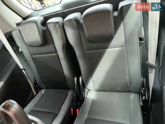 Красный Рено Гранд Сценик, объемом двигателя 1.6 л и пробегом 181 тыс. км за 10500 $, фото 37 на Automoto.ua