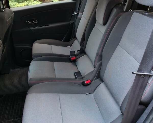 Красный Рено Гранд Сценик, объемом двигателя 1.5 л и пробегом 281 тыс. км за 7999 $, фото 27 на Automoto.ua