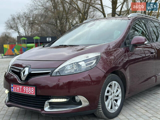 Красный Рено Гранд Сценик, объемом двигателя 1.6 л и пробегом 262 тыс. км за 8900 $, фото 7 на Automoto.ua