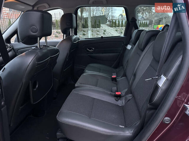 Красный Рено Гранд Сценик, объемом двигателя 1.6 л и пробегом 262 тыс. км за 8900 $, фото 27 на Automoto.ua