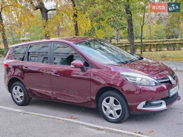 Красный Рено Гранд Сценик, объемом двигателя 1.5 л и пробегом 281 тыс. км за 7999 $, фото 3 на Automoto.ua