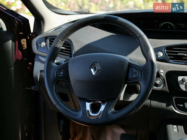 Красный Рено Гранд Сценик, объемом двигателя 1.5 л и пробегом 119 тыс. км за 12950 $, фото 22 на Automoto.ua