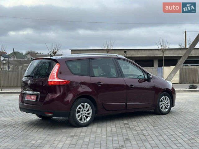 Красный Рено Гранд Сценик, объемом двигателя 1.6 л и пробегом 262 тыс. км за 8900 $, фото 5 на Automoto.ua