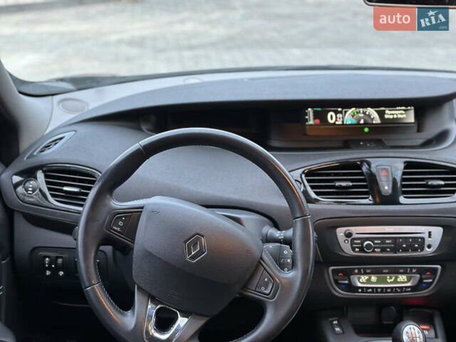 Красный Рено Гранд Сценик, объемом двигателя 1.6 л и пробегом 262 тыс. км за 8900 $, фото 24 на Automoto.ua