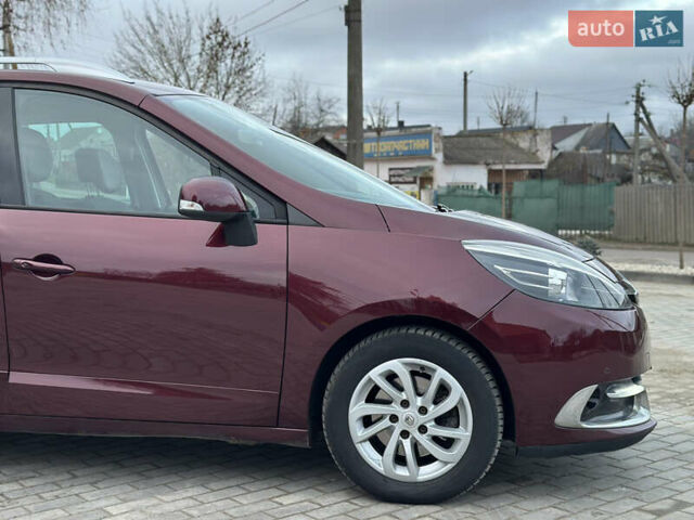 Красный Рено Гранд Сценик, объемом двигателя 1.6 л и пробегом 262 тыс. км за 8900 $, фото 9 на Automoto.ua