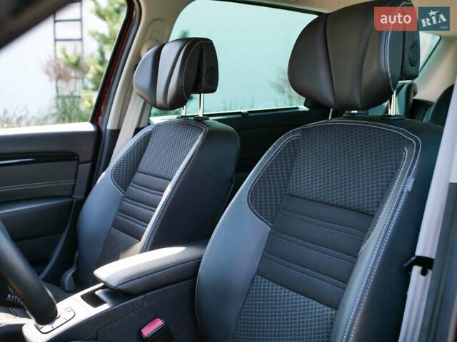 Красный Рено Гранд Сценик, объемом двигателя 1.5 л и пробегом 119 тыс. км за 12950 $, фото 25 на Automoto.ua