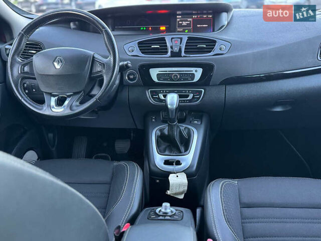 Красный Рено Гранд Сценик, объемом двигателя 1.5 л и пробегом 202 тыс. км за 9350 $, фото 64 на Automoto.ua
