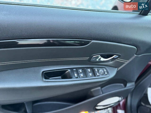 Красный Рено Гранд Сценик, объемом двигателя 1.5 л и пробегом 202 тыс. км за 9350 $, фото 67 на Automoto.ua