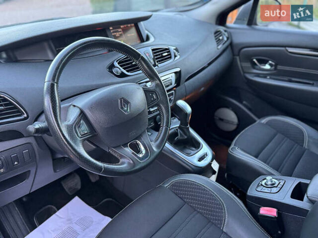 Красный Рено Гранд Сценик, объемом двигателя 1.5 л и пробегом 202 тыс. км за 9350 $, фото 65 на Automoto.ua