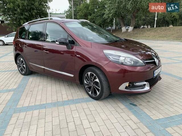 Червоний Рено Гранд Сценік, об'ємом двигуна 1.46 л та пробігом 209 тис. км за 13200 $, фото 2 на Automoto.ua