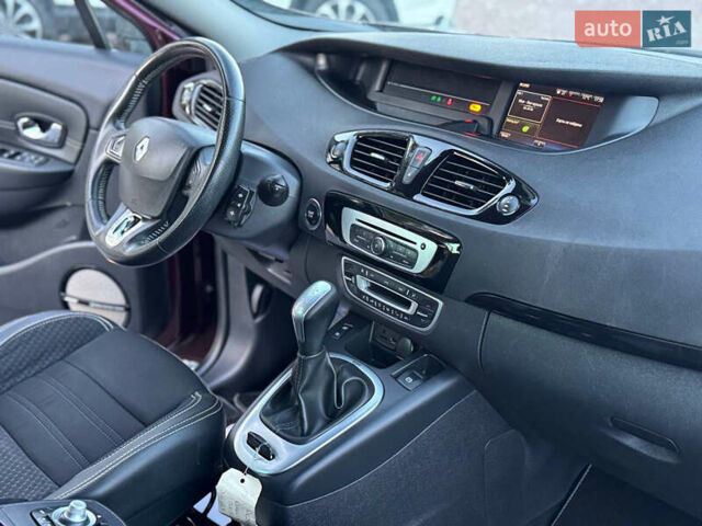 Красный Рено Гранд Сценик, объемом двигателя 1.5 л и пробегом 202 тыс. км за 9350 $, фото 78 на Automoto.ua