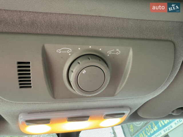 Червоний Рено Гранд Сценік, об'ємом двигуна 1.5 л та пробігом 181 тис. км за 10400 $, фото 35 на Automoto.ua