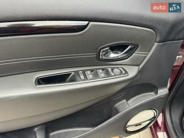 Червоний Рено Гранд Сценік, об'ємом двигуна 1.5 л та пробігом 181 тис. км за 10400 $, фото 20 на Automoto.ua