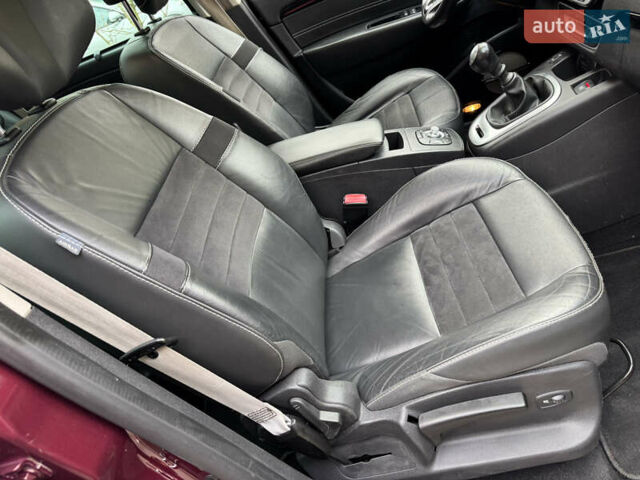 Червоний Рено Гранд Сценік, об'ємом двигуна 1.5 л та пробігом 181 тис. км за 10400 $, фото 14 на Automoto.ua