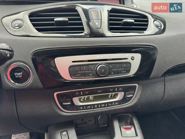 Червоний Рено Гранд Сценік, об'ємом двигуна 1.5 л та пробігом 181 тис. км за 10400 $, фото 27 на Automoto.ua