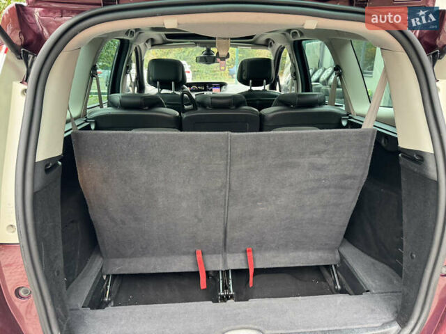 Червоний Рено Гранд Сценік, об'ємом двигуна 1.5 л та пробігом 181 тис. км за 10400 $, фото 36 на Automoto.ua