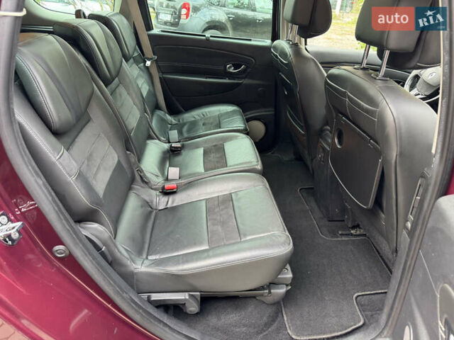 Червоний Рено Гранд Сценік, об'ємом двигуна 1.5 л та пробігом 181 тис. км за 10400 $, фото 9 на Automoto.ua