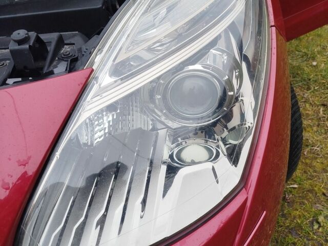 Красный Рено Гранд Сценик, объемом двигателя 1.4 л и пробегом 202 тыс. км за 5750 $, фото 5 на Automoto.ua