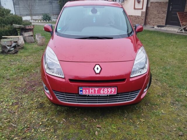 Красный Рено Гранд Сценик, объемом двигателя 1.4 л и пробегом 202 тыс. км за 5750 $, фото 3 на Automoto.ua