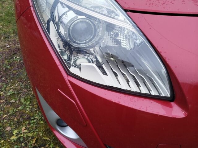 Красный Рено Гранд Сценик, объемом двигателя 1.4 л и пробегом 202 тыс. км за 5750 $, фото 9 на Automoto.ua