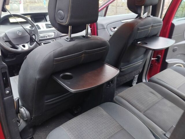 Красный Рено Гранд Сценик, объемом двигателя 1.4 л и пробегом 202 тыс. км за 5750 $, фото 12 на Automoto.ua