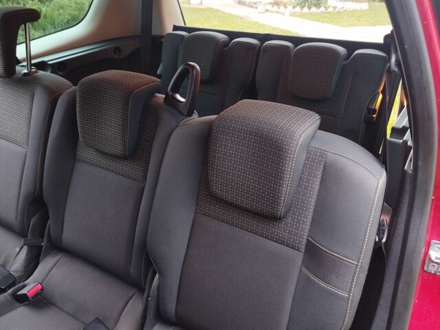 Красный Рено Гранд Сценик, объемом двигателя 1.4 л и пробегом 202 тыс. км за 5750 $, фото 11 на Automoto.ua