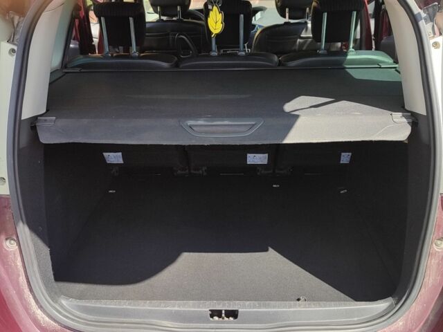 Червоний Рено Гранд Сценік, об'ємом двигуна 1.5 л та пробігом 186 тис. км за 8900 $, фото 12 на Automoto.ua