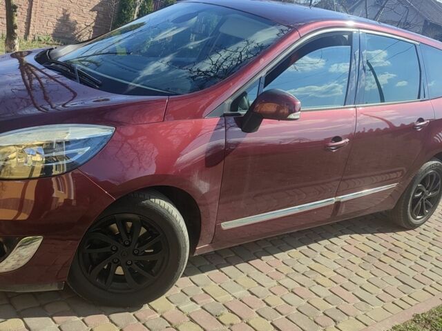 Червоний Рено Гранд Сценік, об'ємом двигуна 1.5 л та пробігом 186 тис. км за 8900 $, фото 1 на Automoto.ua