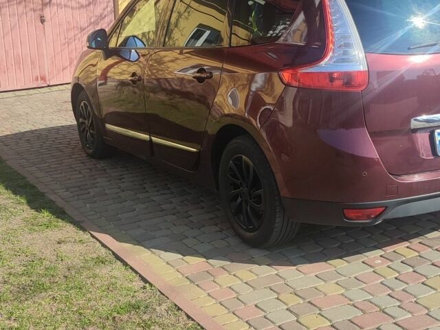 Червоний Рено Гранд Сценік, об'ємом двигуна 1.5 л та пробігом 186 тис. км за 8900 $, фото 2 на Automoto.ua