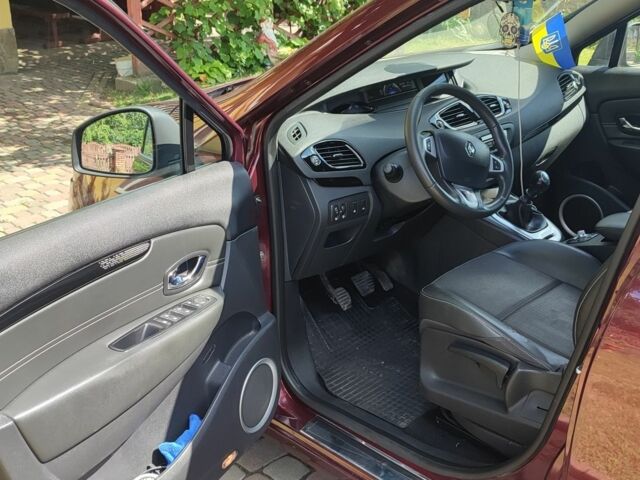 Червоний Рено Гранд Сценік, об'ємом двигуна 1.5 л та пробігом 186 тис. км за 8900 $, фото 9 на Automoto.ua