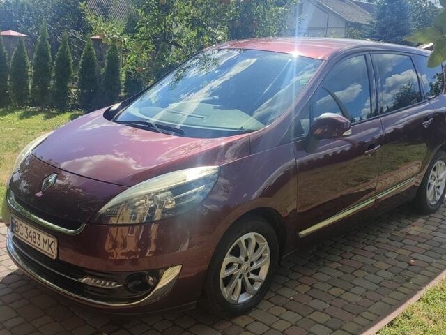 Червоний Рено Гранд Сценік, об'ємом двигуна 1.5 л та пробігом 186 тис. км за 8900 $, фото 3 на Automoto.ua