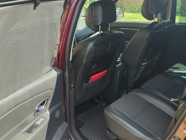 Червоний Рено Гранд Сценік, об'ємом двигуна 1.5 л та пробігом 186 тис. км за 8900 $, фото 11 на Automoto.ua