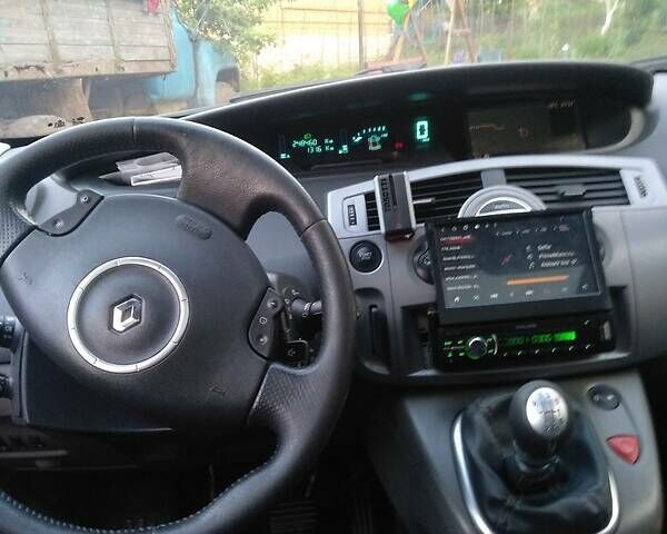 Рено Гранд Сценік, об'ємом двигуна 2 л та пробігом 325 тис. км за 4700 $, фото 4 на Automoto.ua