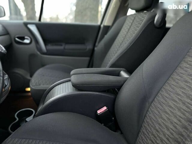 Рено Гранд Сценік, об'ємом двигуна 2 л та пробігом 211 тис. км за 5600 $, фото 28 на Automoto.ua