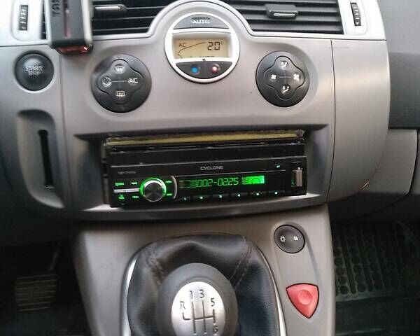 Рено Гранд Сценік, об'ємом двигуна 2 л та пробігом 325 тис. км за 4700 $, фото 14 на Automoto.ua