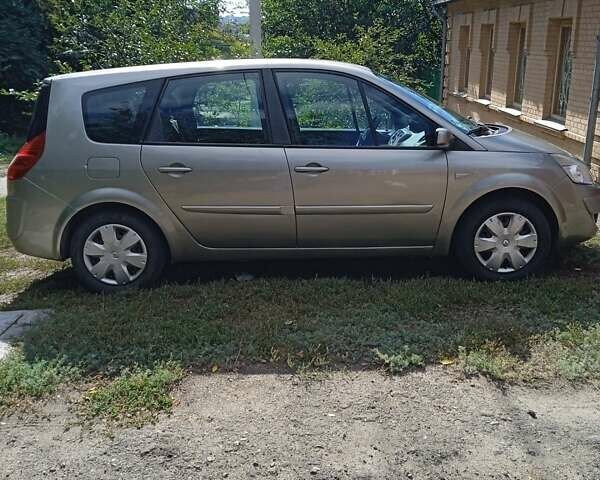 Рено Гранд Сценік 2007 у Кропивницькому (Кіровограді) на Automoto.ua Рено Гранд Сценік, об'ємом двигуна 1.6 л та пробігом 201 тис. км за 5700 $, фото 8 на Automoto.ua