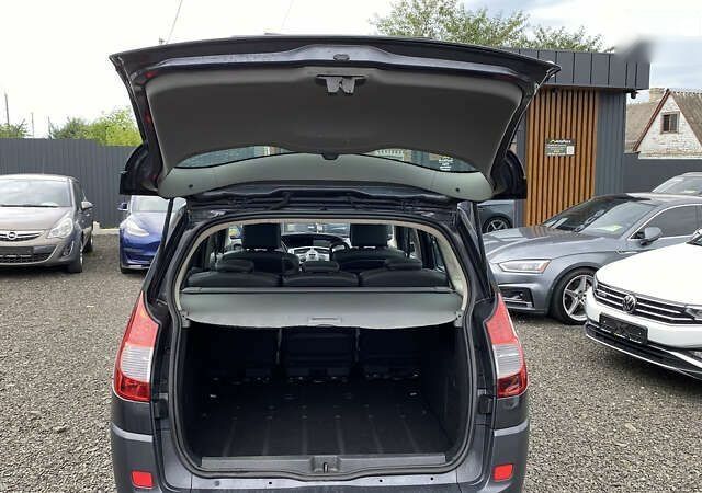 Рено Гранд Сценик, объемом двигателя 2 л и пробегом 264 тыс. км за 5899 $, фото 24 на Automoto.ua