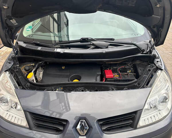 Рено Гранд Сценик, объемом двигателя 1.9 л и пробегом 192 тыс. км за 6700 $, фото 6 на Automoto.ua