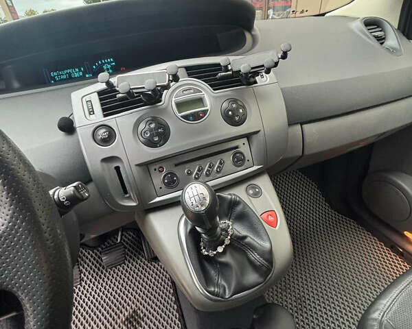 Рено Гранд Сценик, объемом двигателя 1.9 л и пробегом 192 тыс. км за 6700 $, фото 7 на Automoto.ua