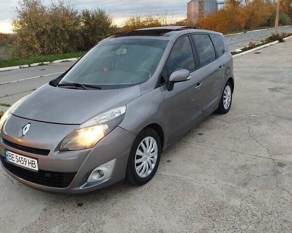 Рено Гранд Сценик 2009 в Николаеве на Automoto.ua Рено Гранд Сценик, объемом двигателя 1.4 л и пробегом 238 тыс. км за 8500 $, фото 7 на Automoto.ua