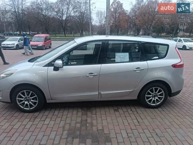 Рено Гранд Сценик, объемом двигателя 2 л и пробегом 238 тыс. км за 7550 $, фото 3 на Automoto.ua