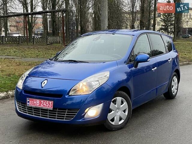 Рено Гранд Сценик, объемом двигателя 2 л и пробегом 200 тыс. км за 7999 $, фото 1 на Automoto.ua